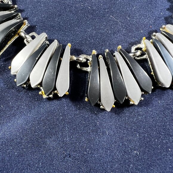 Vintage Silver Tone Grey Acrylic Station Choker Necklace Adjustable Length - Picture 2 of 3